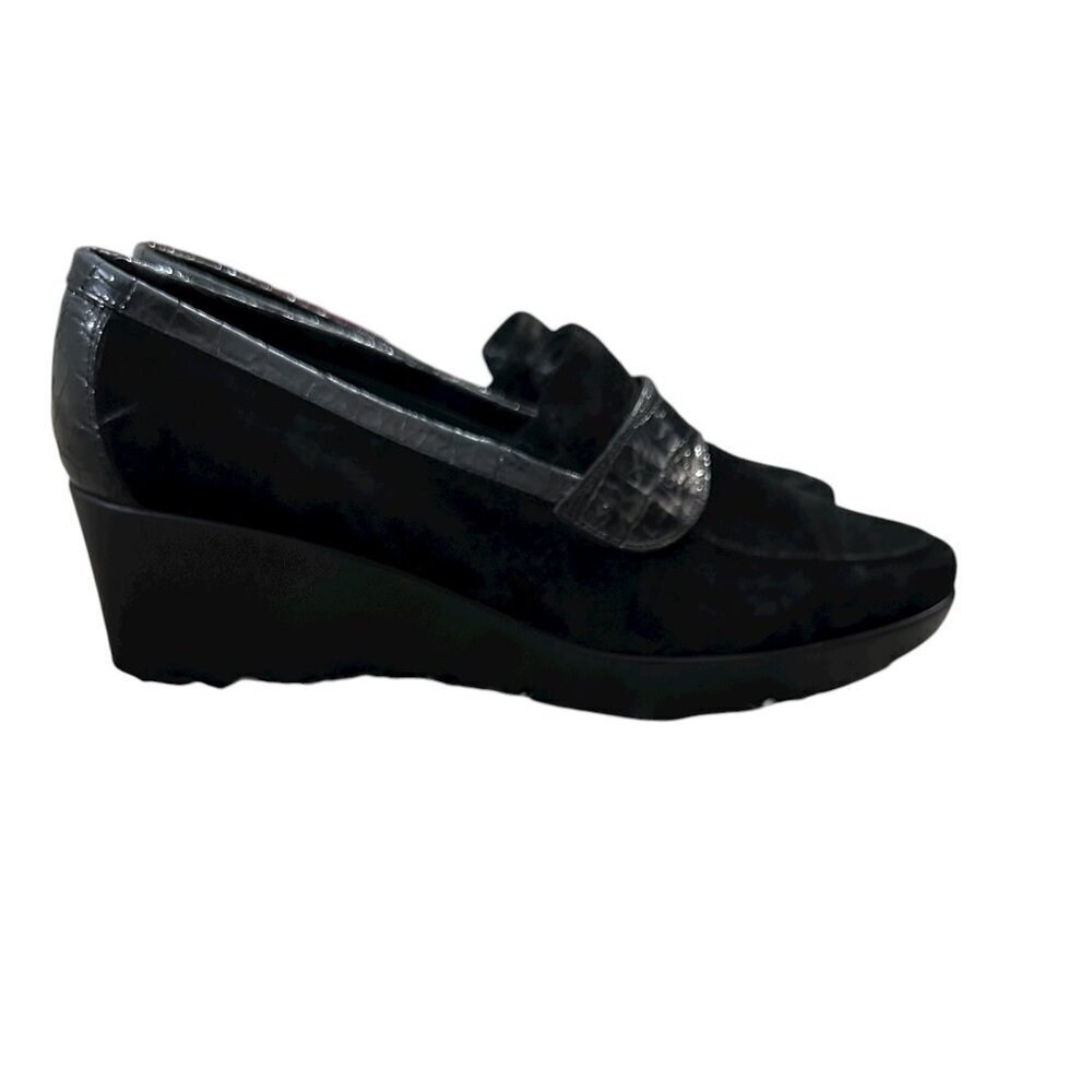 Donald J Pliner Black Suede wedge loafers sz 9.5 Narrow A304